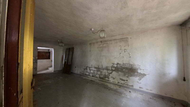 Nel cuore di Galzignano, dove la quiete della collina incontra la comodità del centro, sorge ques...