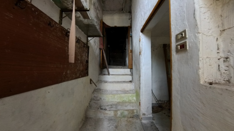 Nel cuore di Galzignano, dove la quiete della collina incontra la comodità del centro, sorge ques...