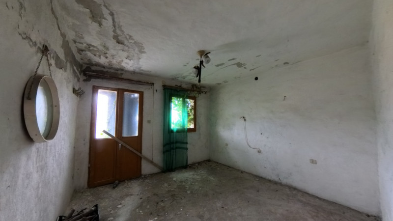 Nel cuore di Galzignano, dove la quiete della collina incontra la comodità del centro, sorge ques...