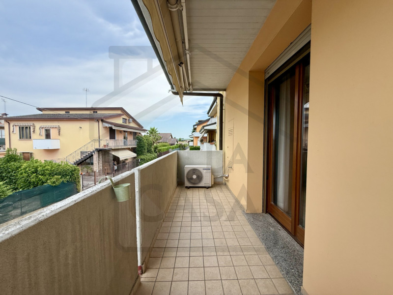 PADOVA - In zona residenziale tranquilla e comoda ai servizi, nel quartiere Guizza, proponiamo in...