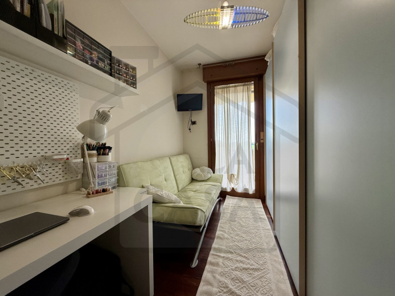 PADOVA - In zona residenziale tranquilla e comoda ai servizi, nel quartiere Guizza, proponiamo in...