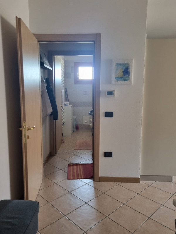 Proponiamo in vendita, esclusivamente presso la nostra Agenzia, un affascinante appartamento dupl...