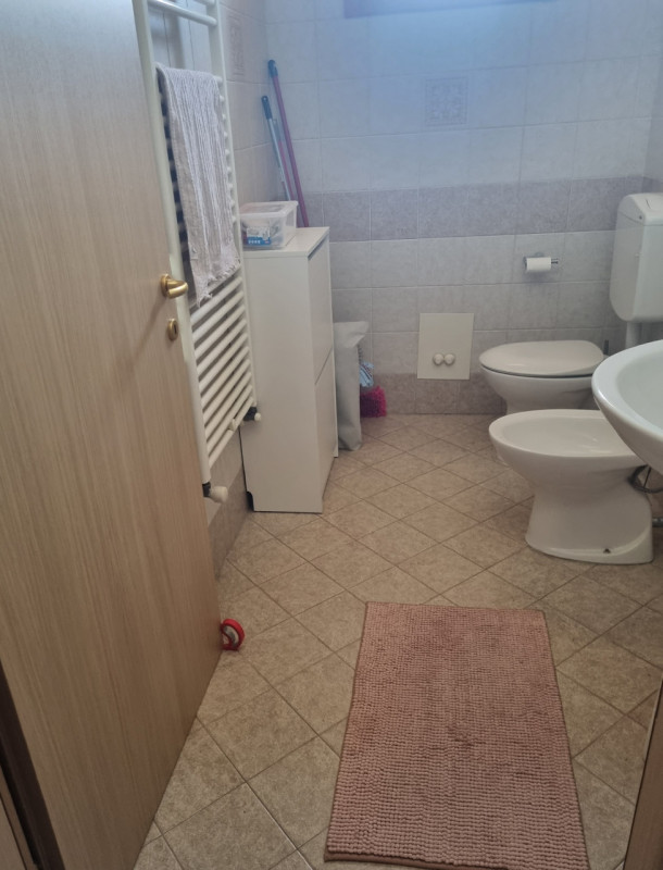 Proponiamo in vendita, esclusivamente presso la nostra Agenzia, un affascinante appartamento dupl...