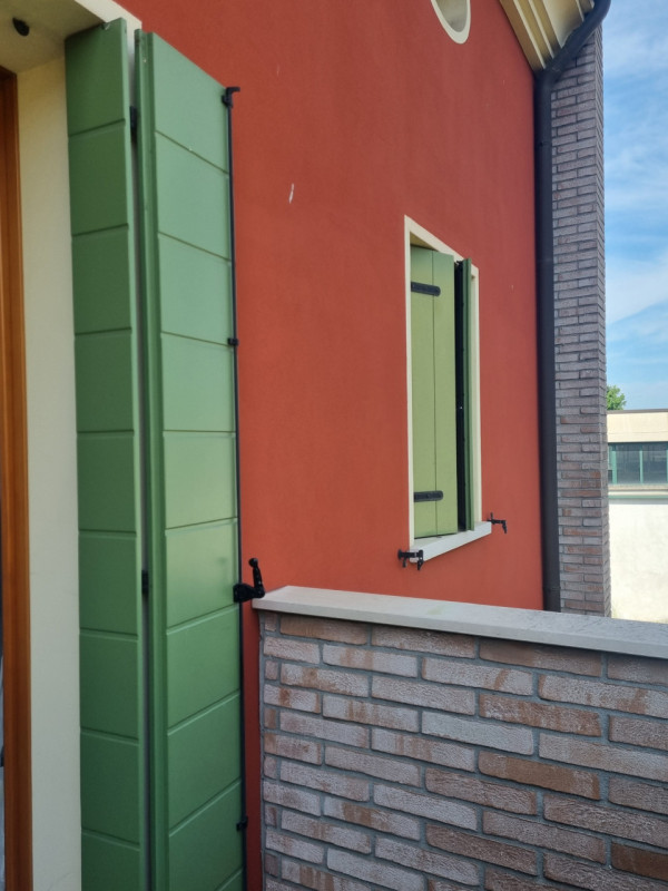 Proponiamo in vendita, esclusivamente presso la nostra Agenzia, un affascinante appartamento dupl...