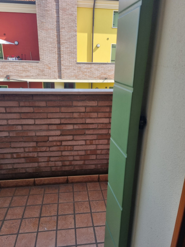 Proponiamo in vendita, esclusivamente presso la nostra Agenzia, un affascinante appartamento dupl...