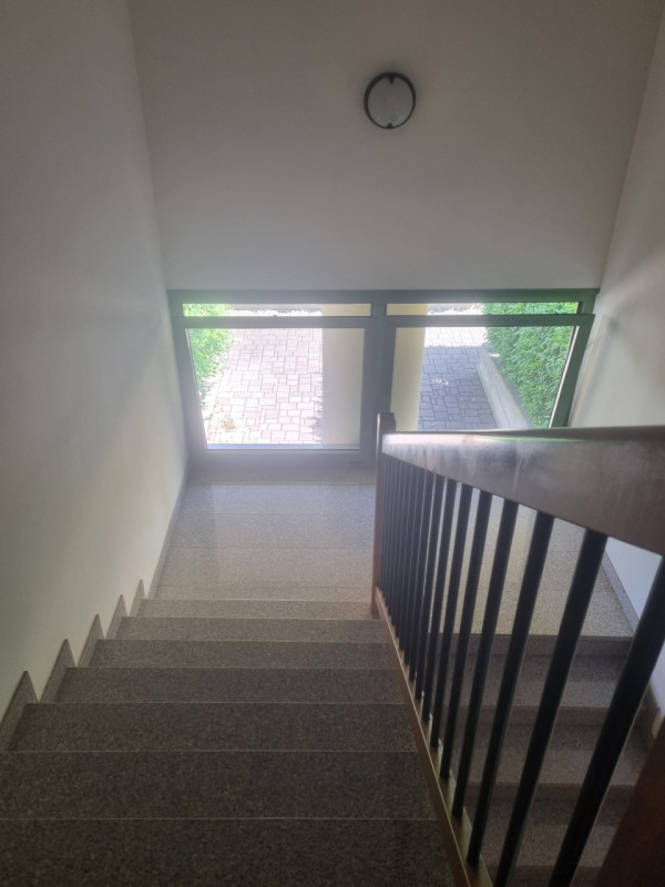 Proponiamo in vendita, esclusivamente presso la nostra Agenzia, un affascinante appartamento dupl...