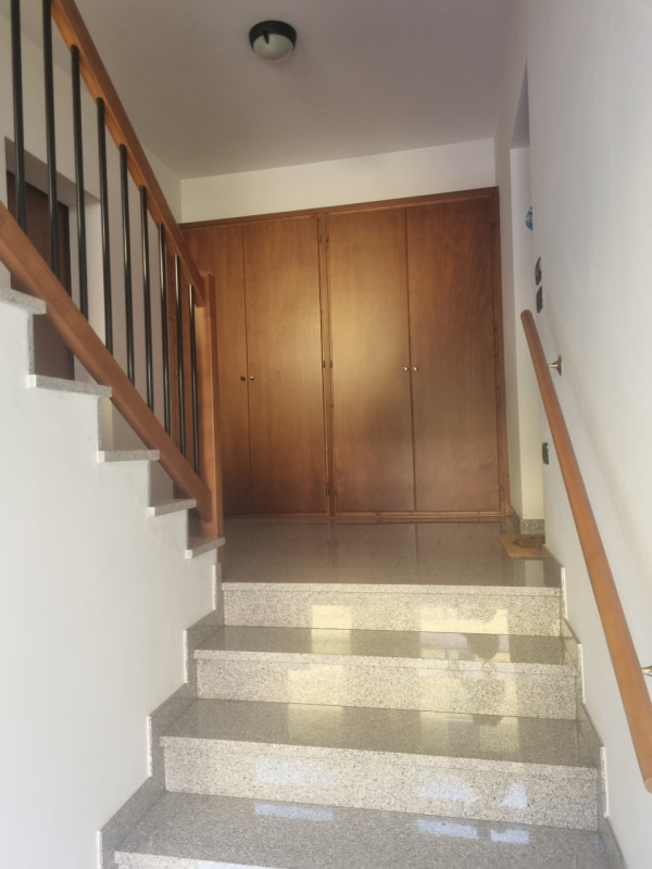 Proponiamo in vendita, esclusivamente presso la nostra Agenzia, un affascinante appartamento dupl...