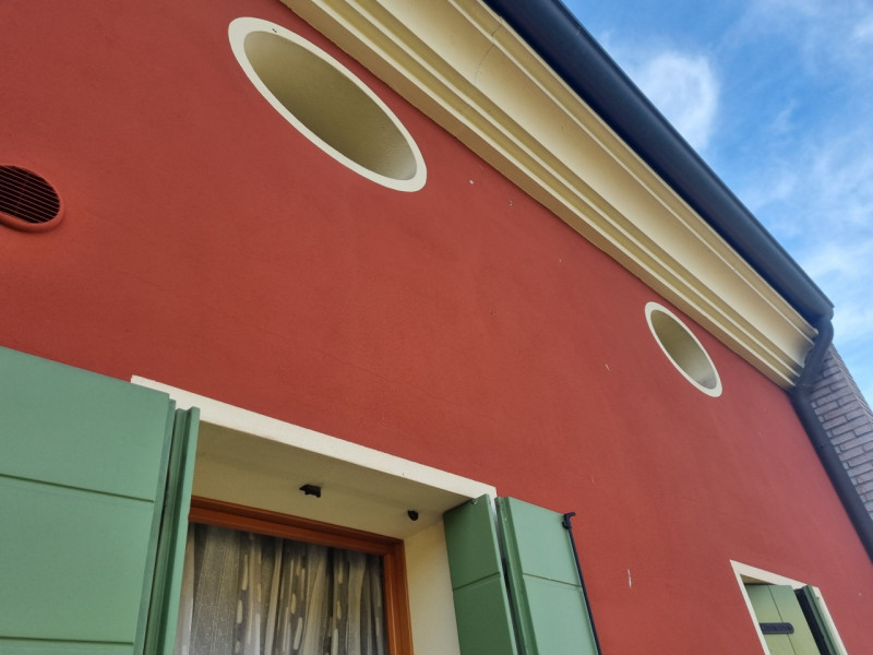 Proponiamo in vendita, esclusivamente presso la nostra Agenzia, un affascinante appartamento dupl...