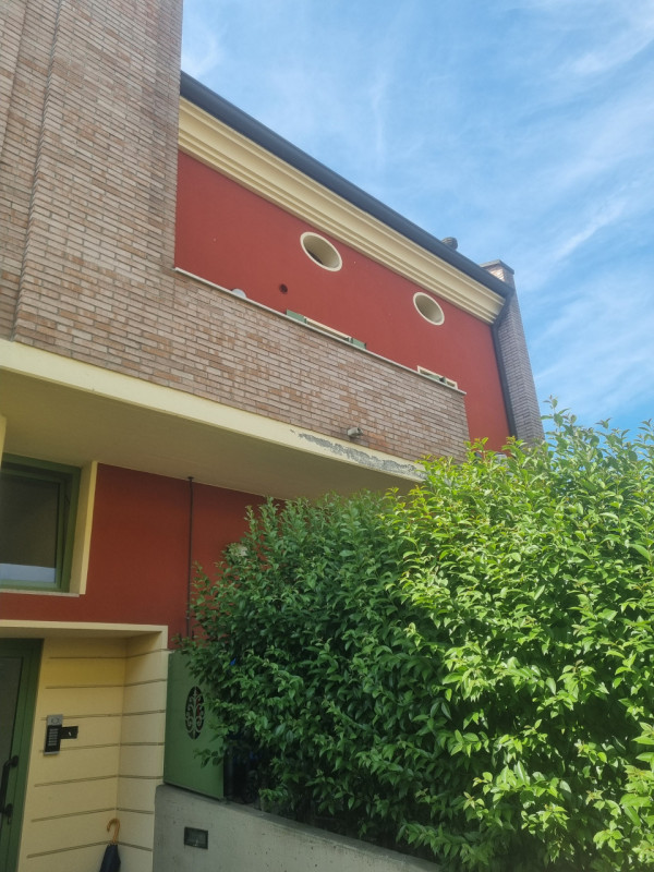 Proponiamo in vendita, esclusivamente presso la nostra Agenzia, un affascinante appartamento dupl...