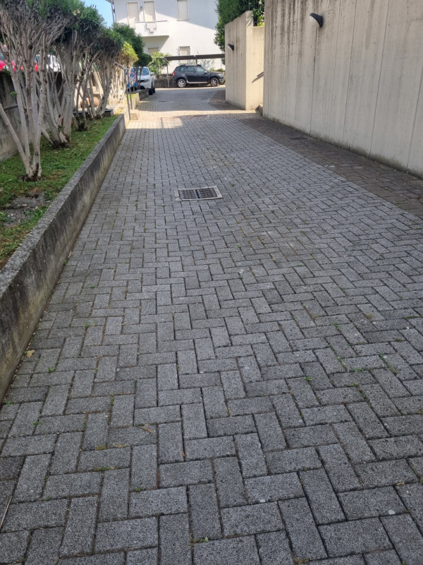 Proponiamo in vendita, esclusivamente presso la nostra Agenzia, un affascinante appartamento dupl...