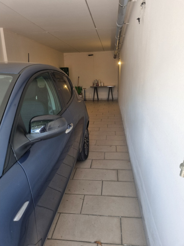 Proponiamo in vendita, esclusivamente presso la nostra Agenzia, un affascinante appartamento dupl...