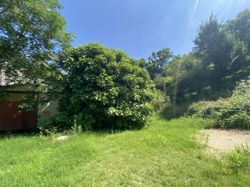 Proponiamo in vendita un lotto di terreno edificabile a destinazione residenziale, situato nella ...