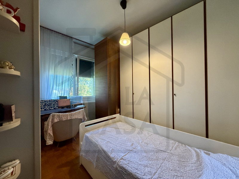 ABANO TERME - In una tranquilla zona di Abano Terme, proponiamo in vendita una porzione di bifami...