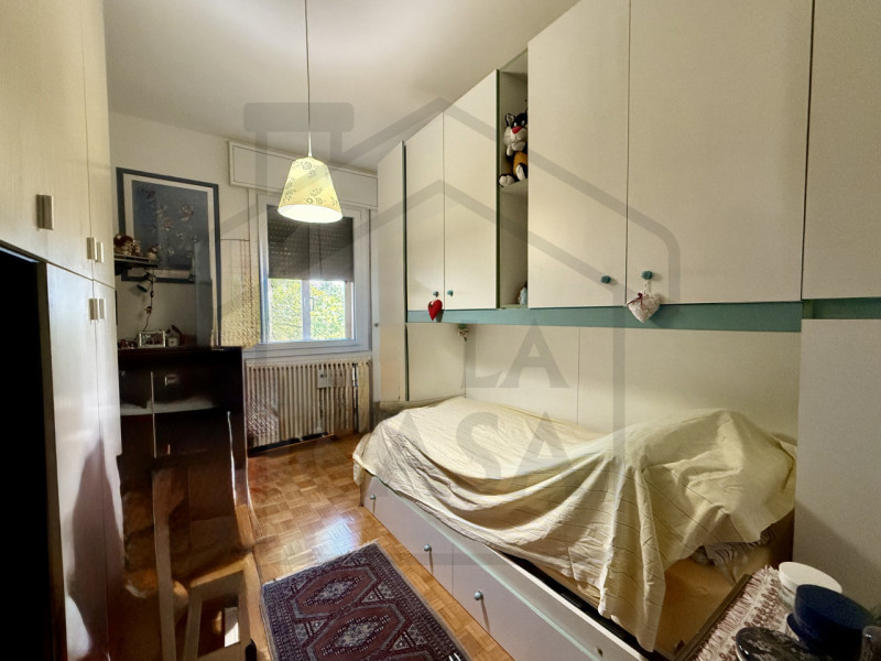 ABANO TERME - In una tranquilla zona di Abano Terme, proponiamo in vendita una porzione di bifami...