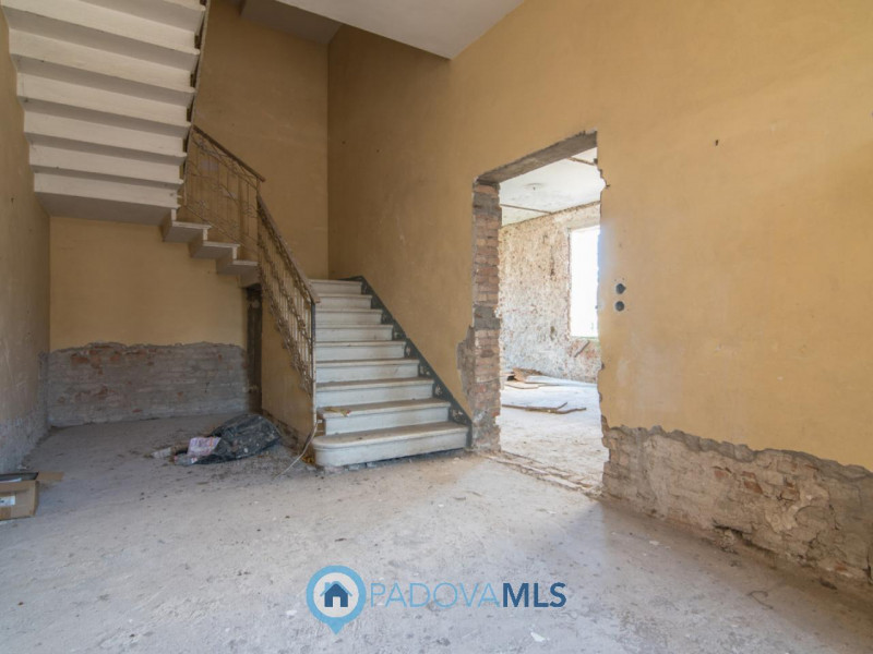 Immobile in esclusiva al Gruppo Padova MLS
Battaglia Terme, nel centro storico del paese, con sug...