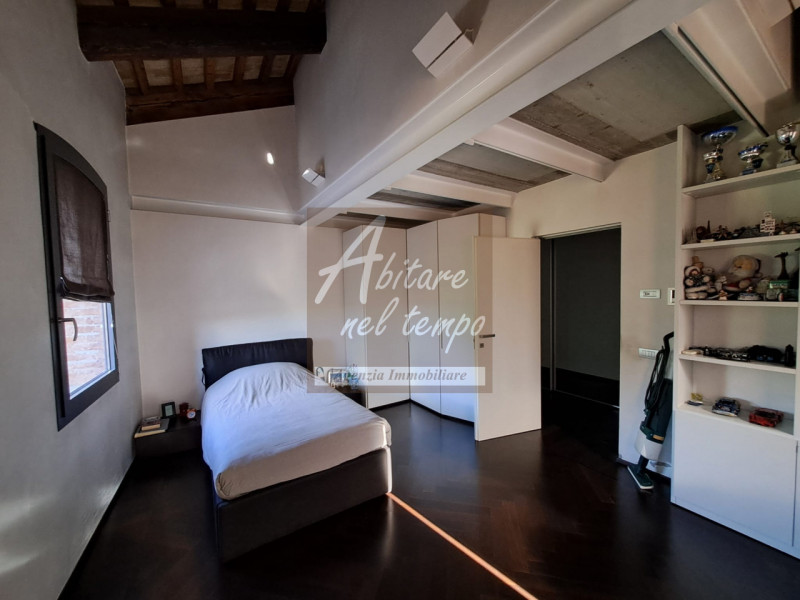 CITTADELLA (PD) - CENTRO STORICO

Attico bicamere con vista sulle Mura Storiche di Cittadella:

I...