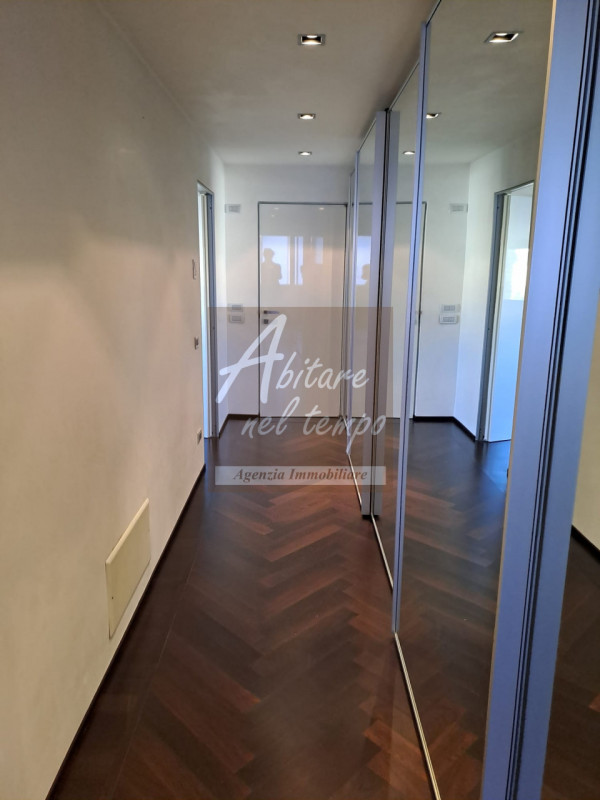 CITTADELLA (PD) - CENTRO STORICO

Attico bicamere con vista sulle Mura Storiche di Cittadella:

I...