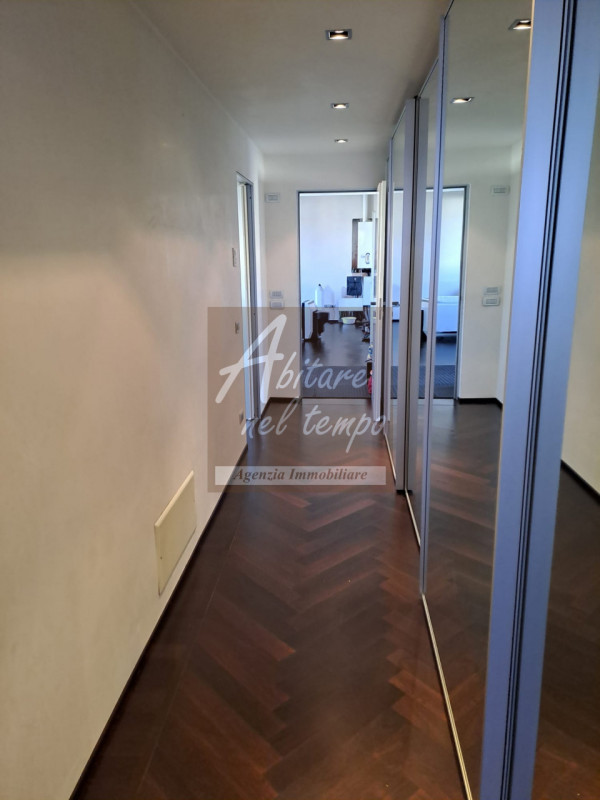 CITTADELLA (PD) - CENTRO STORICO

Attico bicamere con vista sulle Mura Storiche di Cittadella:

I...