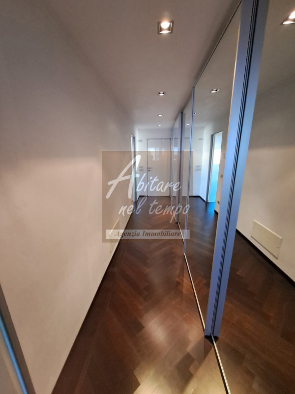 CITTADELLA (PD) - CENTRO STORICO

Attico bicamere con vista sulle Mura Storiche di Cittadella:

I...