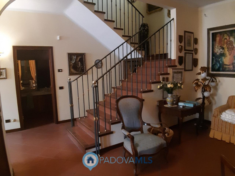 Immobile in esclusiva al Gruppo Padova MLS
Nel cuore del centro storico di Monselice, proponiamo ...