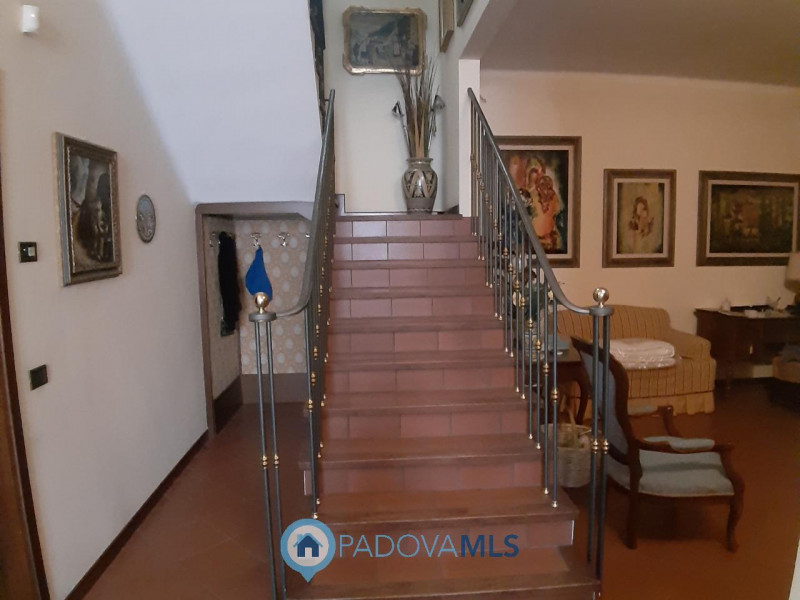 Immobile in esclusiva al Gruppo Padova MLS
Nel cuore del centro storico di Monselice, proponiamo ...