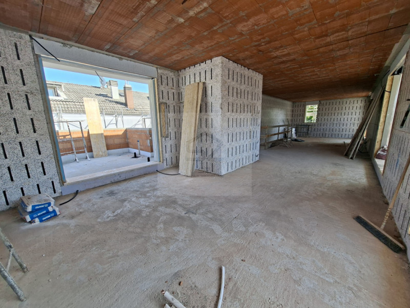 SANT' OSVALDO - PADOVA 

In una delle zone più servite e strategiche di Padova, a pochi passi dal...