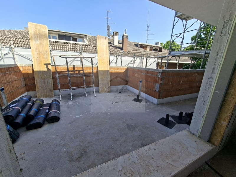 SANT' OSVALDO - PADOVA 

In una delle zone più servite e strategiche di Padova, a pochi passi dal...