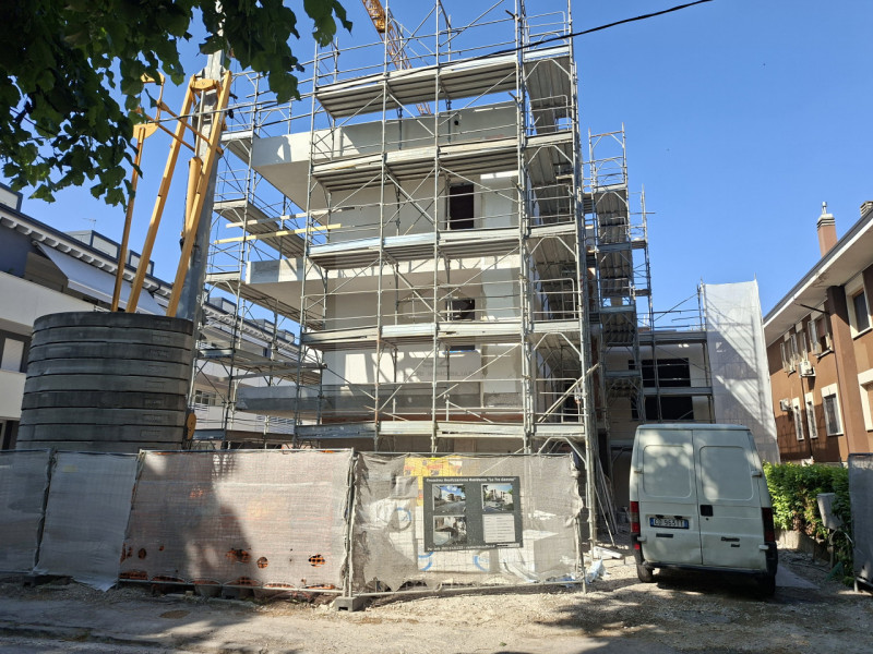 SANT' OSVALDO - PADOVA 

In una delle zone più servite e strategiche di Padova, a pochi passi dal...