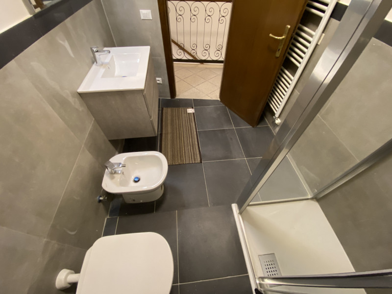 PER STUDENTI UNIVERSITARI E LAVORATORI via Belzoni: In zona comoda agli ospedali e alle universit...