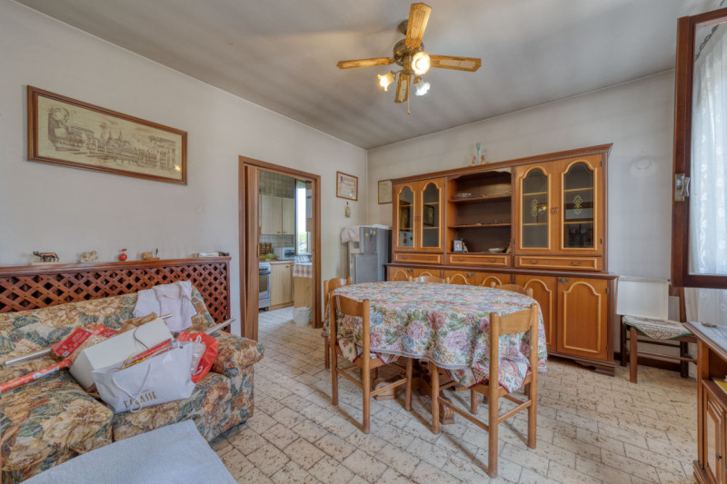 In una delle zone più tranquille e ricercate di Sarmeola, nel comune di Rubano, proponiamo in ven...