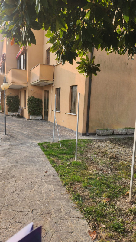 In una delle zone più tranquille e ricercate di Sarmeola, nel comune di Rubano, proponiamo in ven...