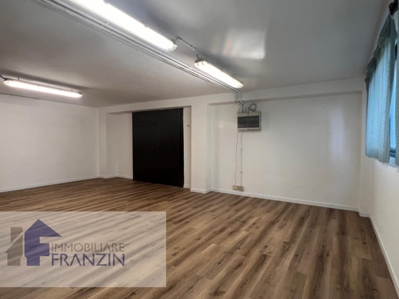 Magazzini in Affitto a Meolo
