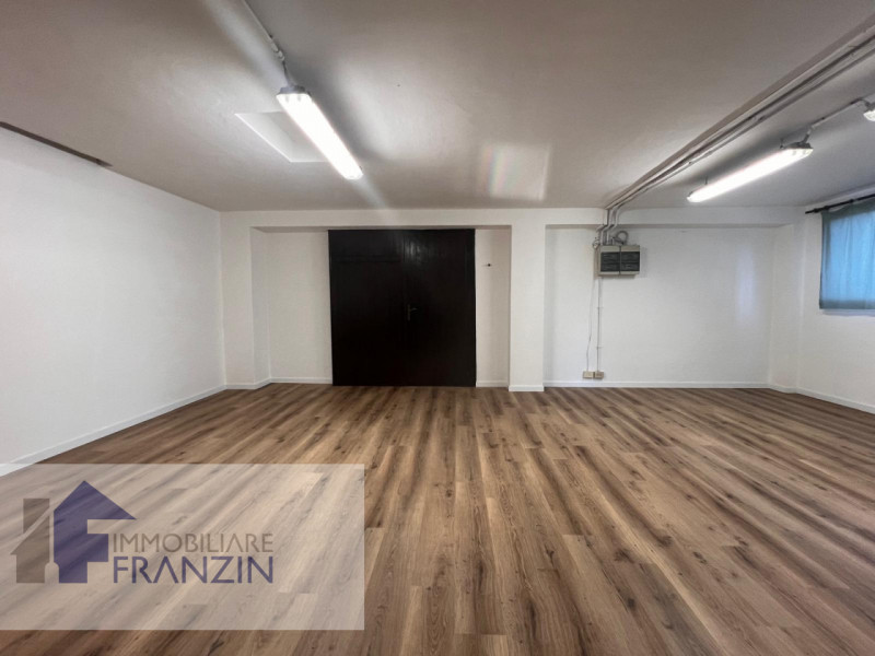 Magazzini in Affitto a Meolo