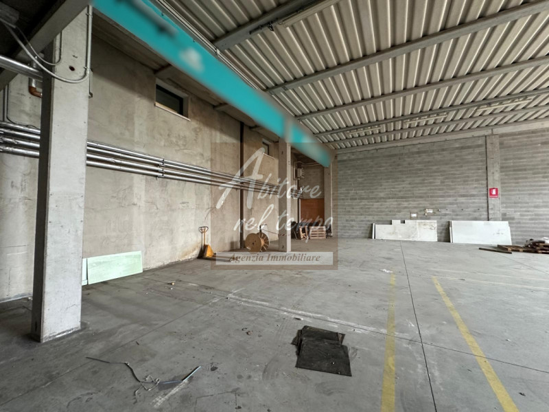 ZONA CITTADELLA (PD)

Proponiamo in locazione un capannone artigianale di 1400mq sito in zona ind...