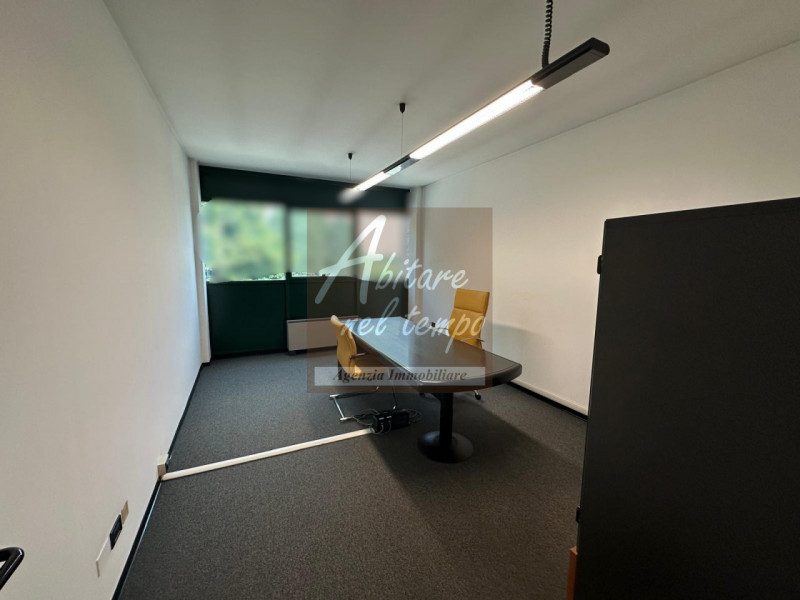 ZONA CITTADELLA (PD)

Proponiamo in locazione un capannone artigianale di 1400mq sito in zona ind...