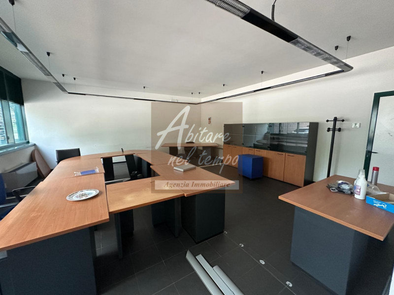 ZONA CITTADELLA (PD)

Proponiamo in locazione un capannone artigianale di 1400mq sito in zona ind...