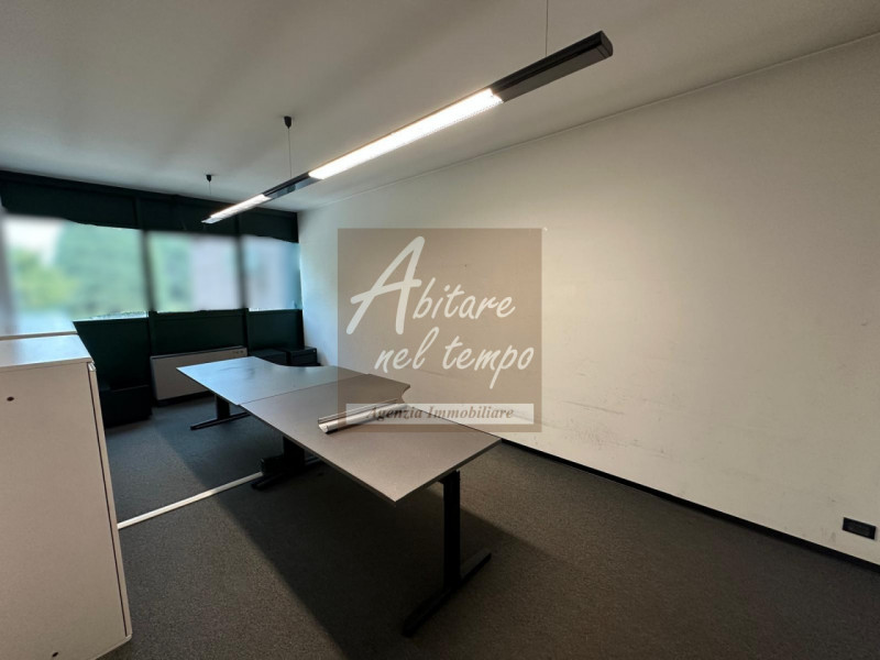 ZONA CITTADELLA (PD)

Proponiamo in locazione un capannone artigianale di 1400mq sito in zona ind...