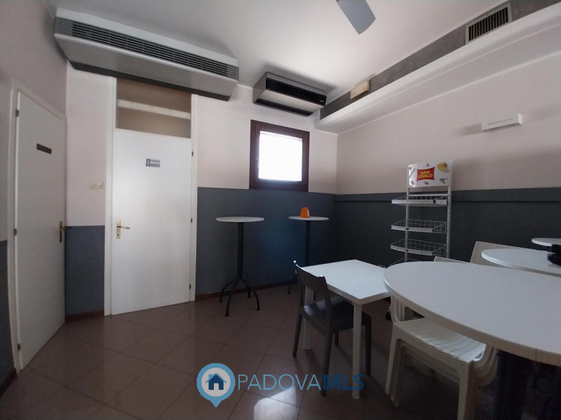 Immobile in esclusiva al Gruppo Padova MLS
Se stai cercando un'opportunità unica nel cuore di Per...