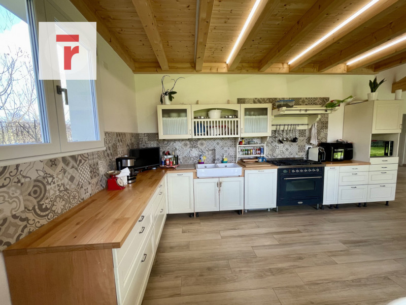 Nelle campagne nelle vicinanze di Brugine, proponiamo casa di campagna di nuova costruzione con t...