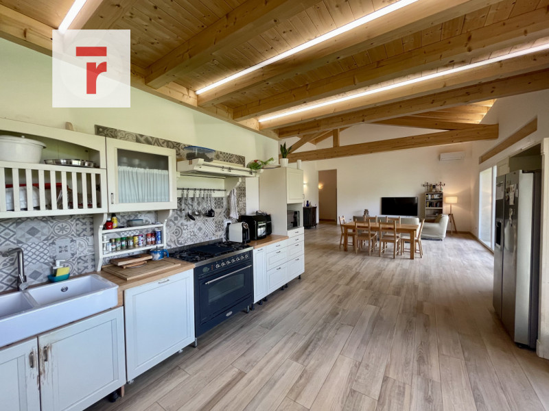 Nelle campagne nelle vicinanze di Brugine, proponiamo casa di campagna di nuova costruzione con t...