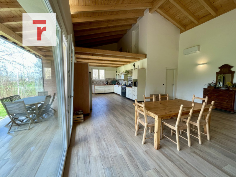 Nelle campagne nelle vicinanze di Brugine, proponiamo casa di campagna di nuova costruzione con t...