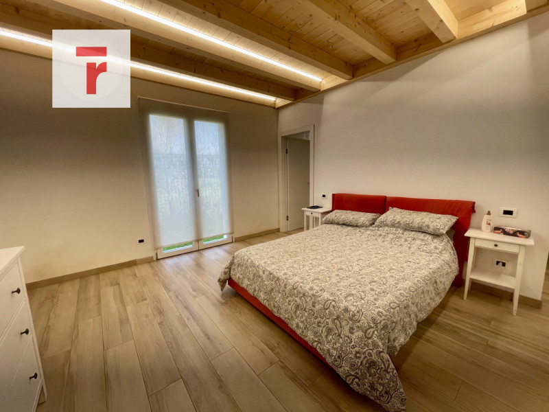 Nelle campagne nelle vicinanze di Brugine, proponiamo casa di campagna di nuova costruzione con t...