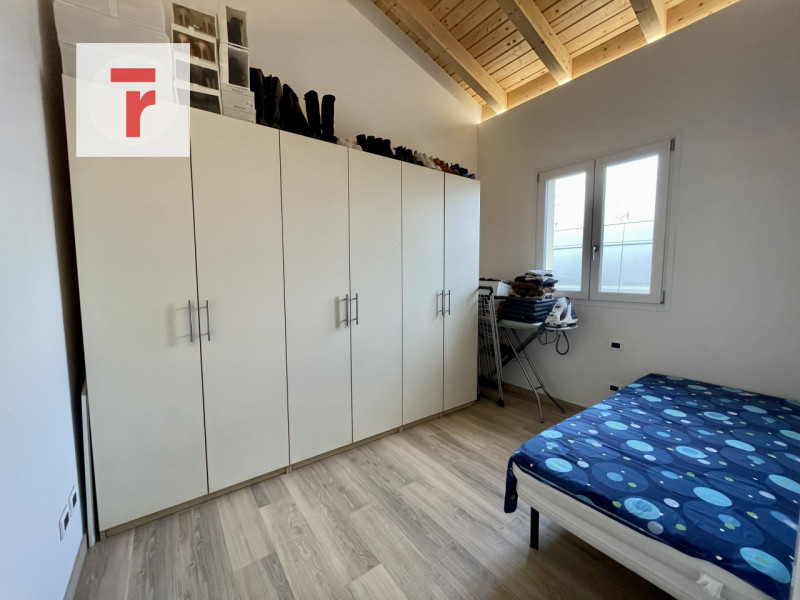 Nelle campagne nelle vicinanze di Brugine, proponiamo casa di campagna di nuova costruzione con t...