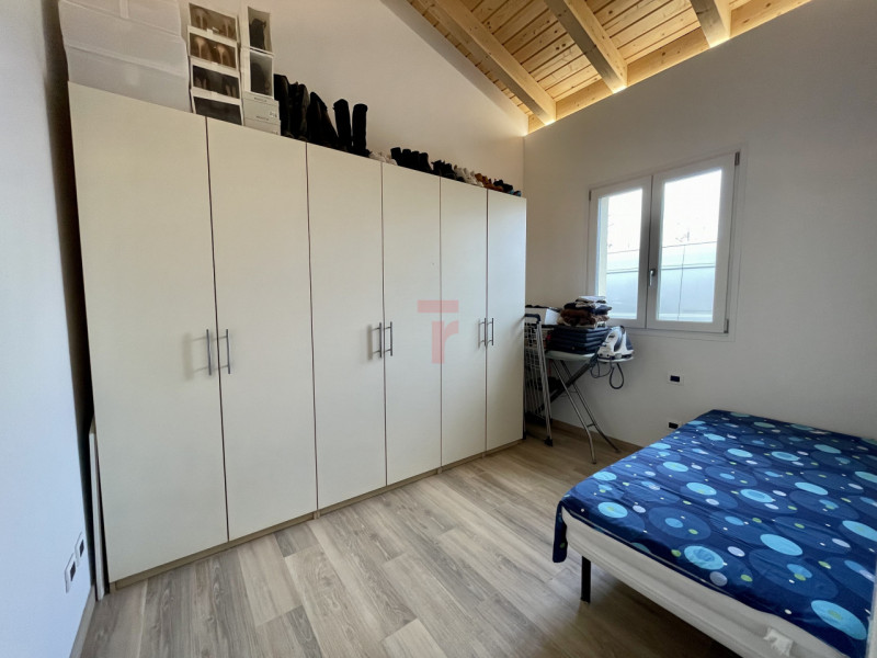 Nella tranquilla campagna di Legnaro, in posizione strategica tra Legnaro, Polverara, Brugine e V...