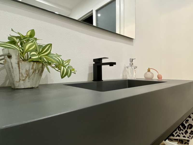 Nel cuore di Vicenza, nel quartiere di San Bortolo, adiacente all'ospedale e comodo al centro, vi...