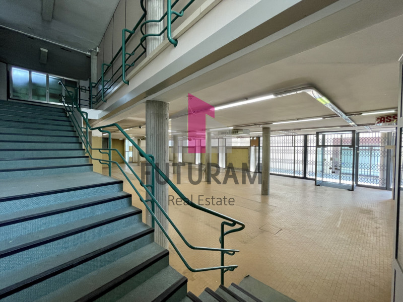 RIF:  060NM -  MIRA (VE)  -  PER INFO 0444/310220

Propongo in affitto un negozio di 390 mq al pr...