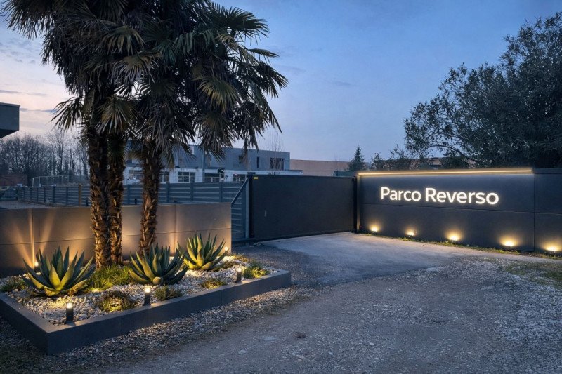 Splendida villa bifamiliare ad uso abitativo situata nel comune di Selvazzano Dentro, nella provi...