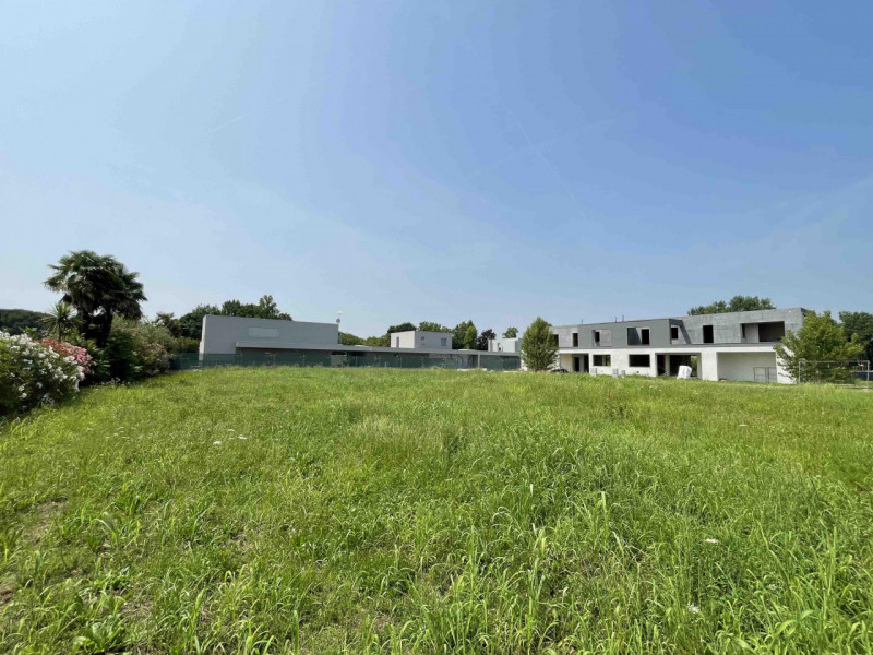 Splendida villa bifamiliare ad uso abitativo situata nel comune di Selvazzano Dentro, nella provi...