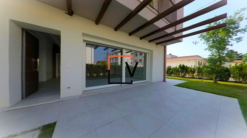 V385 - Proponiamo in vendita nella splendida zona di via F. Barbiero, a soli cinque minuti a pien...