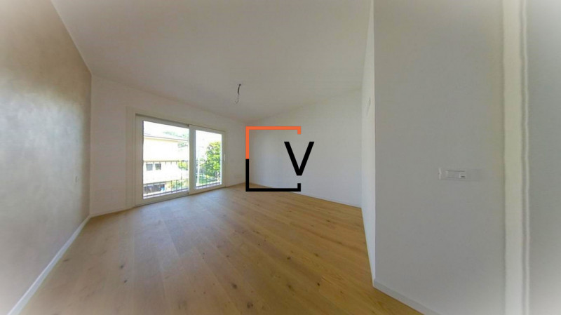 V385 - Proponiamo in vendita nella splendida zona di via F. Barbiero, a soli cinque minuti a pien...